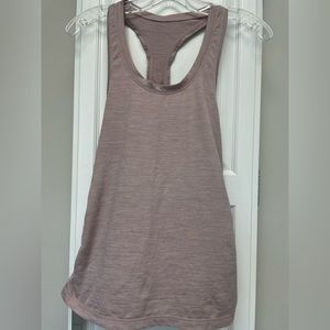 Lux performance tank from Vuori